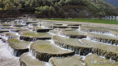 绿水青山·丽江玉龙雪山下的蓝月谷