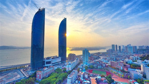 高300米64层！斥资近50亿！厦门“双子塔”---世茂海峡大厦