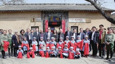 ​继承革命传统 铸造金字招牌