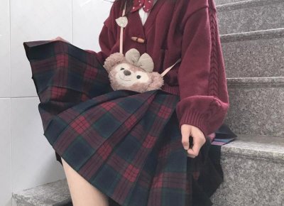 ​新婚当天新娘逃婚去找男闺蜜，新郎宣布婚礼继续，新娘回来后傻了