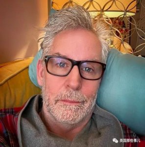 ​一个喜欢穿热裤高跟鞋的大叔，各种高跟鞋，统统hold住了